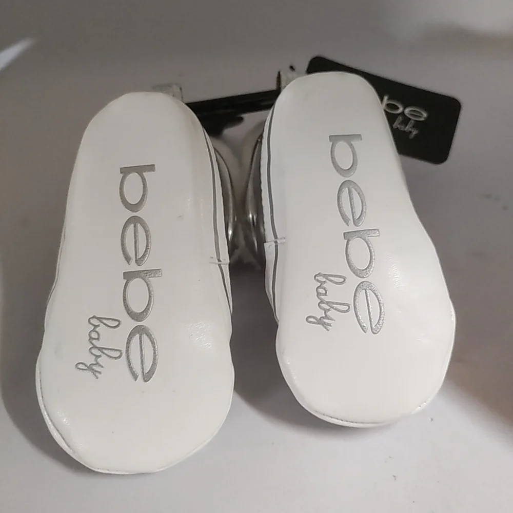 Bebe Baby Shoes Silver Size 2(3-6M) NWTS